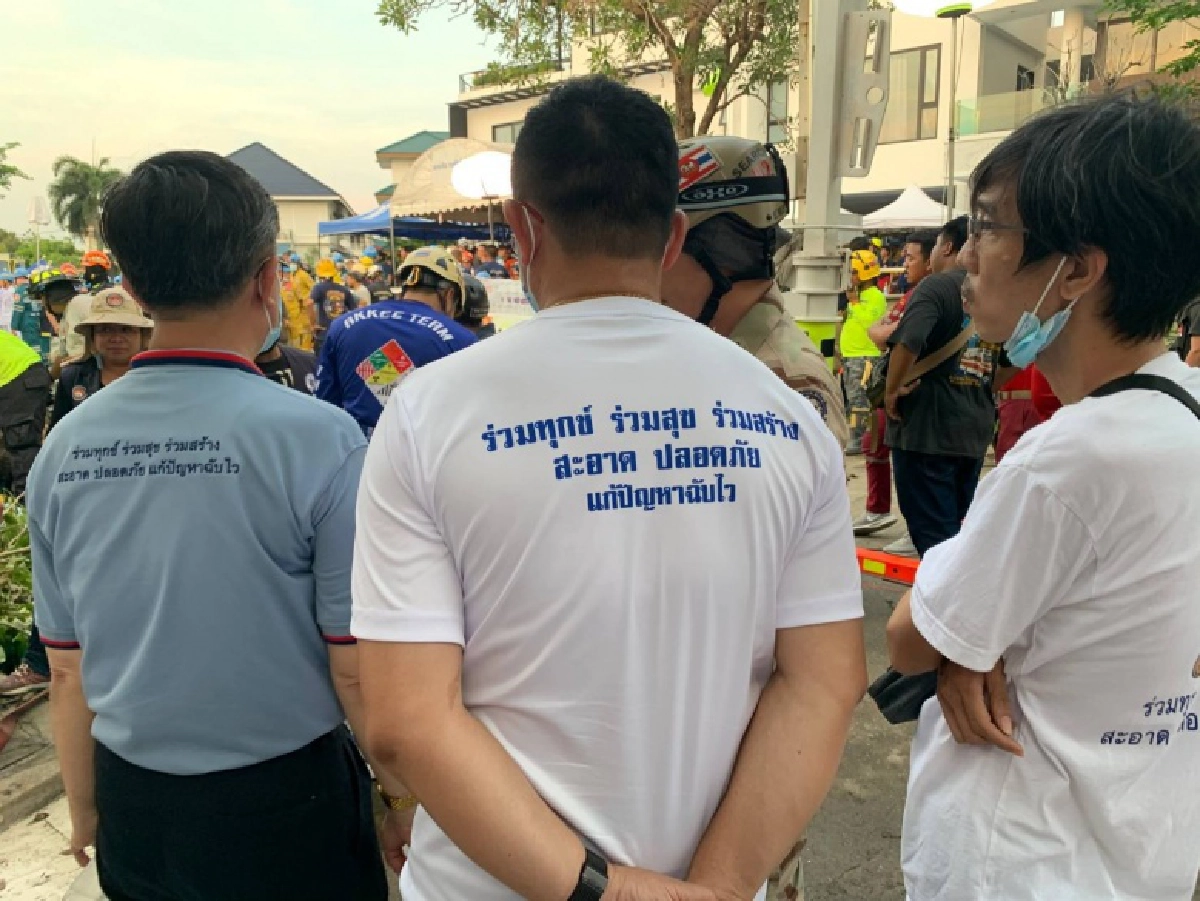 "พล.ต.อ.จักรทิพย์" ส่งทีมงานเข้าช่วยเหลือผู้ประสบภัยจากไฟไหม้จนทำให้ตึกถล่ม