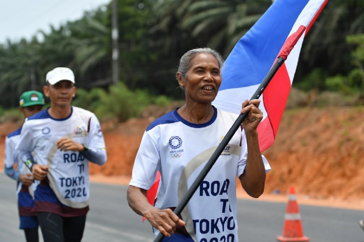 วิ่งธงชาติไทย รวมใจสู่ชัยชนะ  วันที่ 8 ถึงสุราษฎร์ฯ พรุ่งนี้เข้าท่าศาลา 