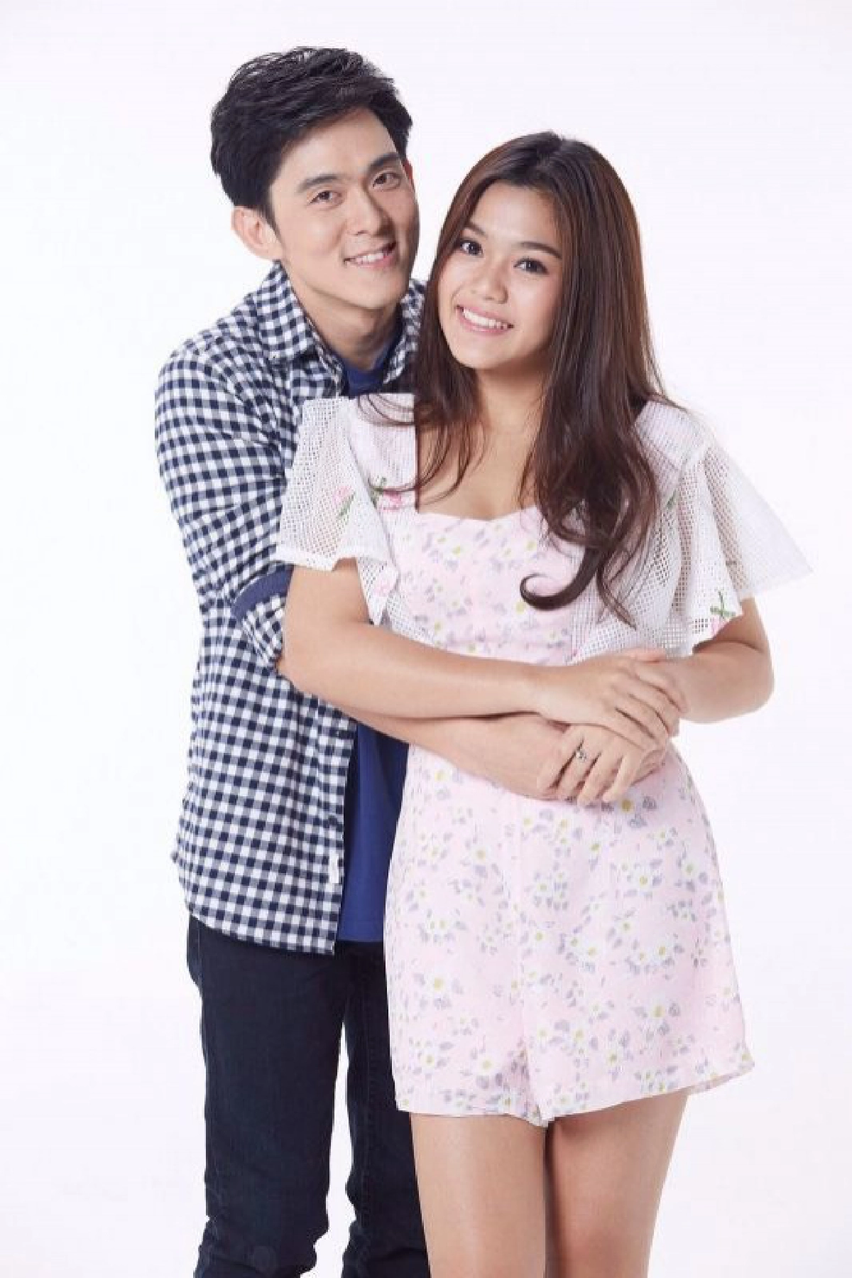 หรือจะรัก3เส้า หลังเพจดังชี้เป้า "ธัญญ่า-เนเงิน" ควงกันเที่ยวผับ "อ๊อฟ" เคลื่อนไหวแล้ว