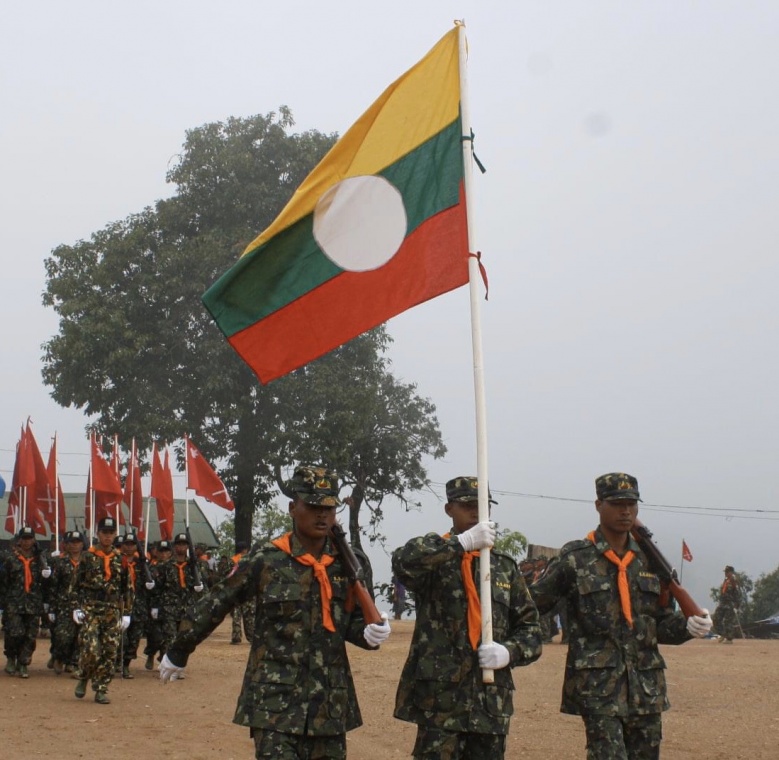 ทหารพม่ายิ้ม "ไทใหญ่" เหนือ-ใต้รบกันเอง