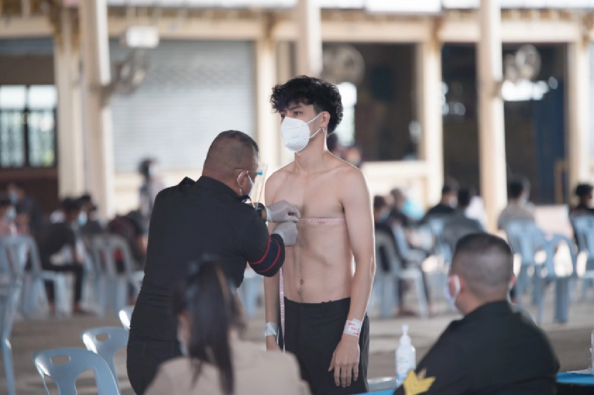 "เก้า จิรายุ" เสียดายยังสมัครเป็นทหารรับใช้ชาติไม่ได้ จนท.เผยอาการป่วยอยู่ระหว่างรักษา
