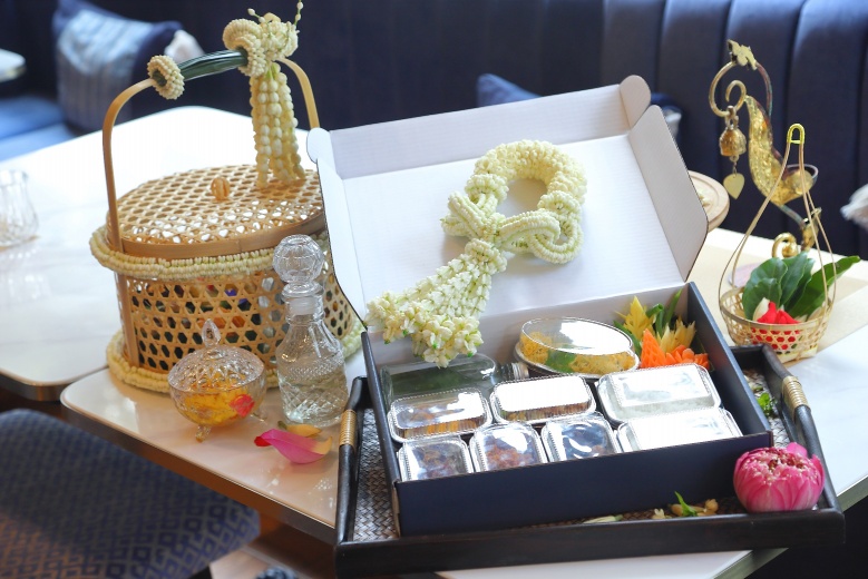 "ทองหล่อ" เปิดกรุเมนูสำรับต้นตำรับ "ข้าวแช่ข้างวัง" 