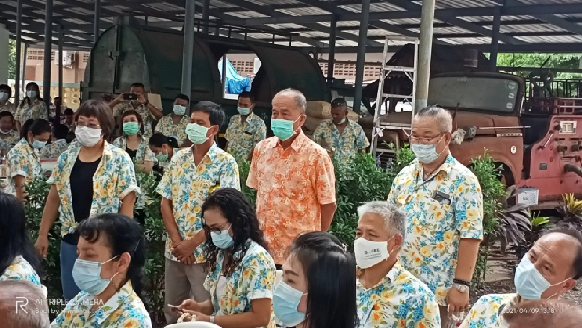 ที่ปรึกษา​รัฐมนตรี​ว่าการ​กระทรวง​เกษตร​และ​สหกรณ์​ร่วมพิธี"เทศกาลสงกรานต์ 2564 รดน้ำดำหัว" นายอำเภอหนองโดน