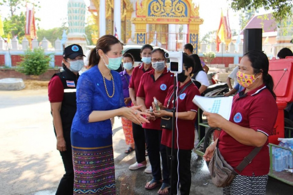   "ส.ส.กุลวลี" ร่วม"คณะสงฆ์"มอบสิ่งของเยี่ยมผู้ป่วยติดเตียง-ผู้ป่วยยากไร้ ตามโครงการหมู่บ้านรักษาศีล 5 