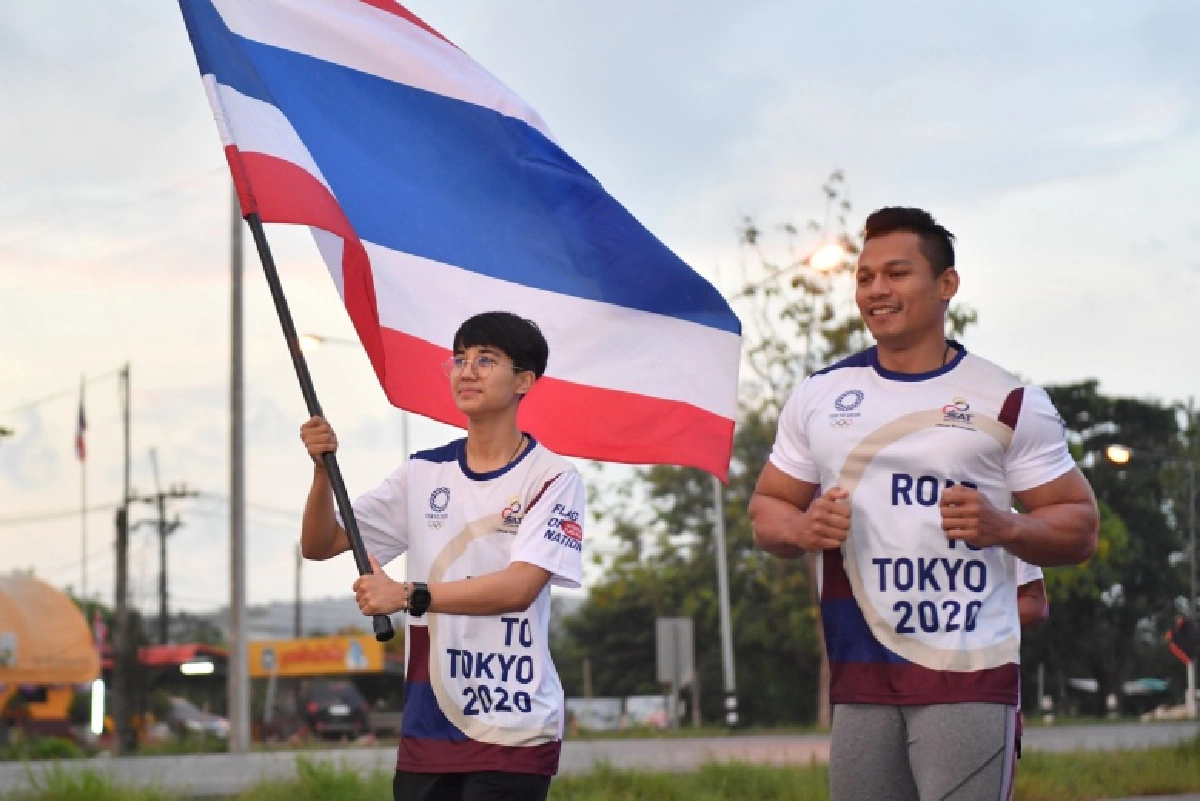 2 นักกีฬาทีมชาติ ร่วมภารกิจวันที่ 16 วิ่งธงชาติไทย รวมใจสู่ชัยชนะ