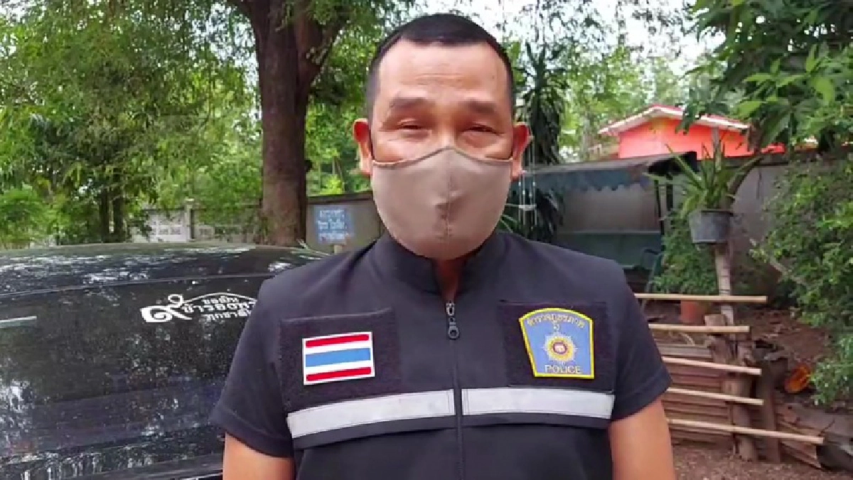   เพชรบูรณ์ ชื่นชมตำรวจ พ่อค้า แม่ค้า บริจาคเงินคนละเล็กละน้อยเลี้ยงอาหาร 5 ชีวิตตกรถ ไม่มีเงินค่าโดยสาร