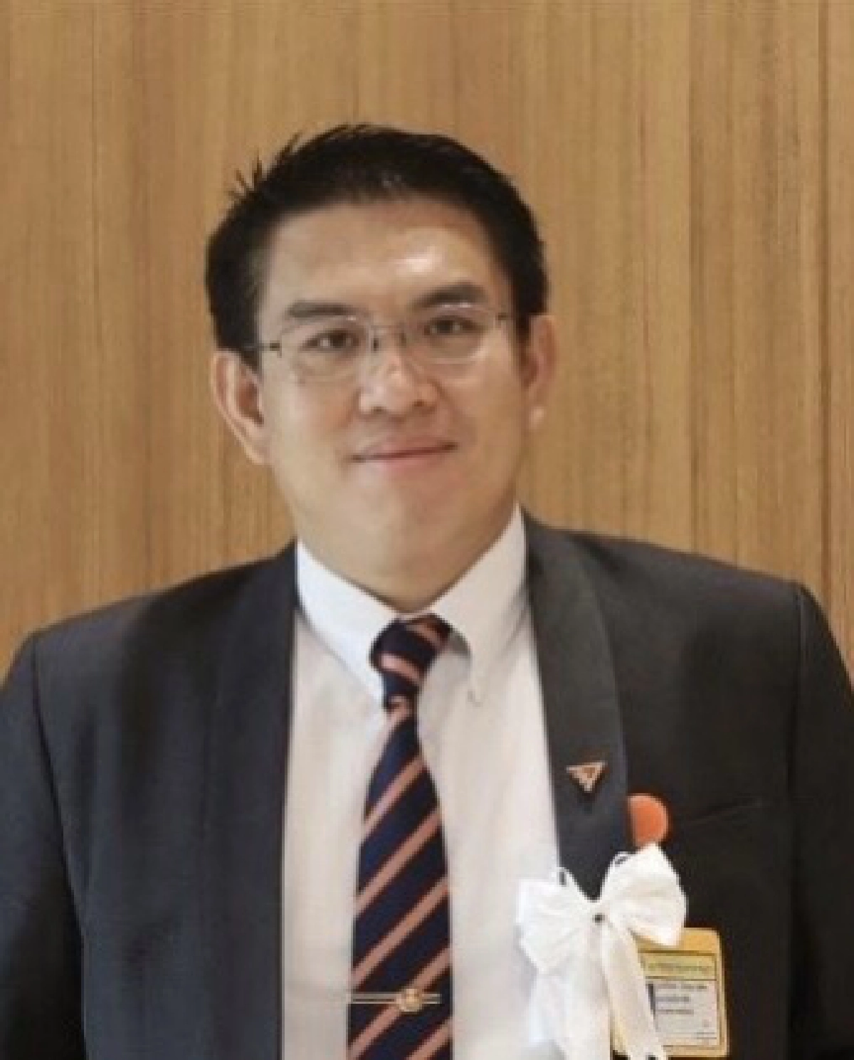 คู่เดือด'อนุทิน-วิโรจน์'วัคซีนการเมือง