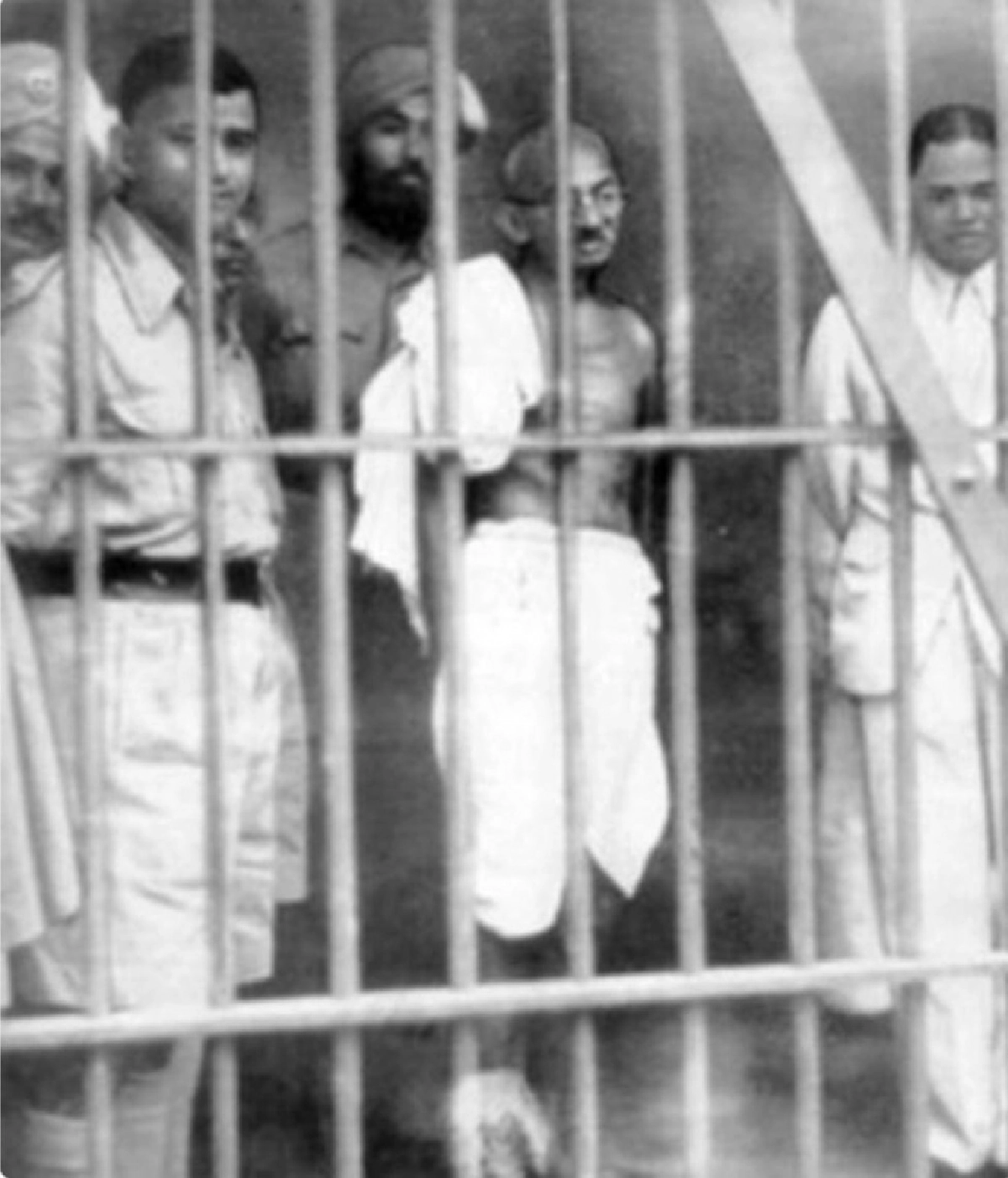 เทียบคานธี'เพนกวิน-รุ้ง'เลิกอดอาหาร