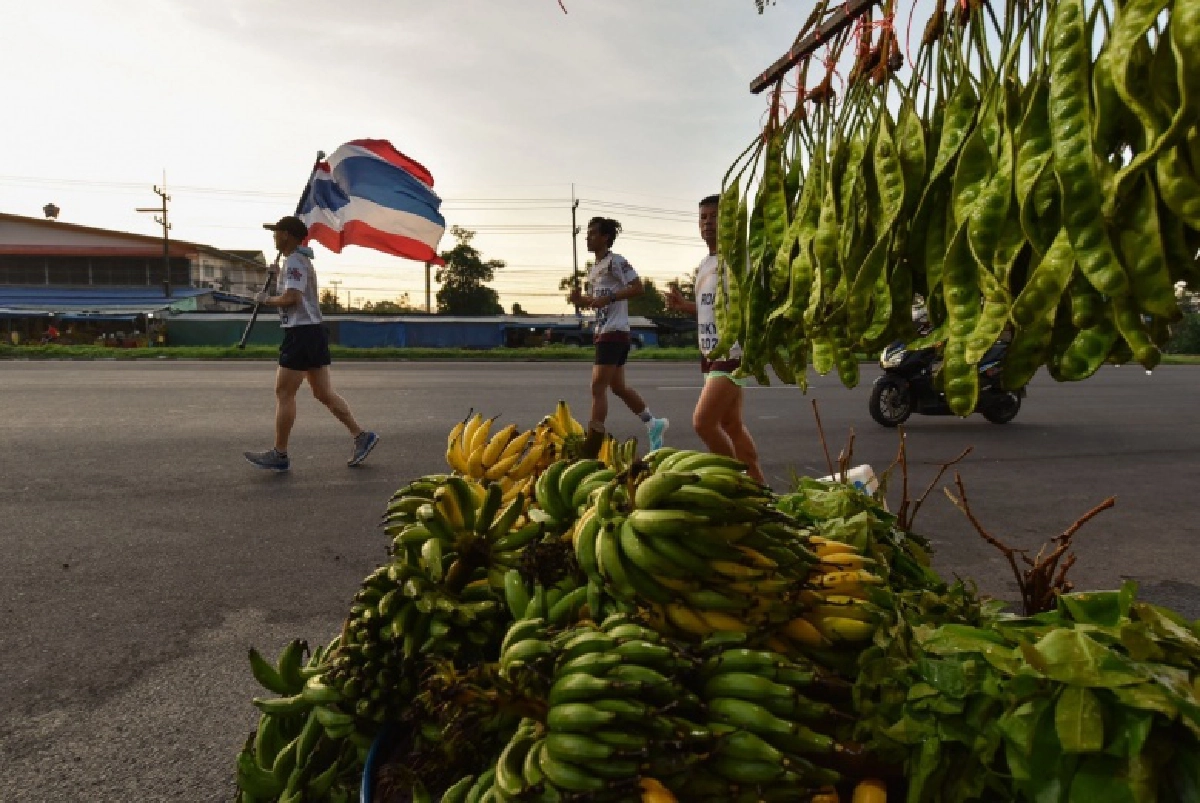 วิ่งธงชาติไทย รวมใจสู่ชัยชนะ วันที่ 20  เส้นทางชุมพร ได้65 นักวิ่งทำภารกิจ