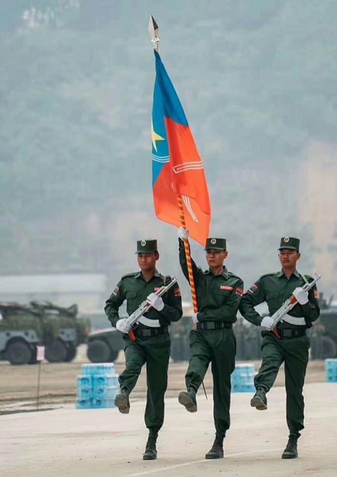 ท้ารบ 'ซูจี' ดันรัฐบาลเงา เขย่า 'มินอ่องหล่าย'