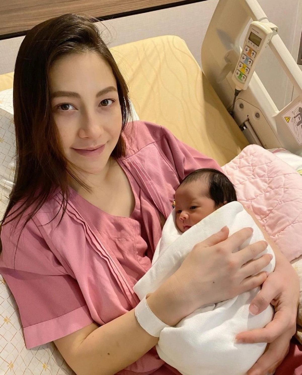 "นาตาลี" สุดดีใจได้เจอหน้าลูกสาว แชร์ประสบการณ์แม่ติดโควิค-19 ให้นมลูก 