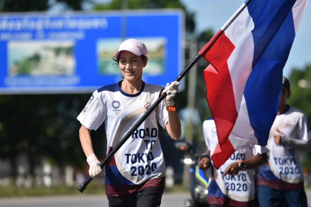 วิ่งธงชาติไทย  รวมใจสู่ชัยชนะ เข้าวันที่ 22 จากใต้มุ่งหน้าตะวันตก