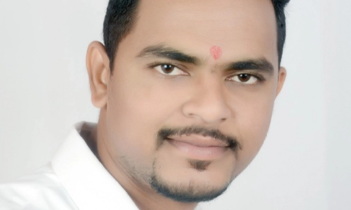 พนง.รถไฟวิ่งสุดชีวิตเสี่ยงตายช่วยเด็กตกบนราง ขณะรถไฟแล่นมาอย่างเร็วพ้นภัยแค่เสี้ยววินาที