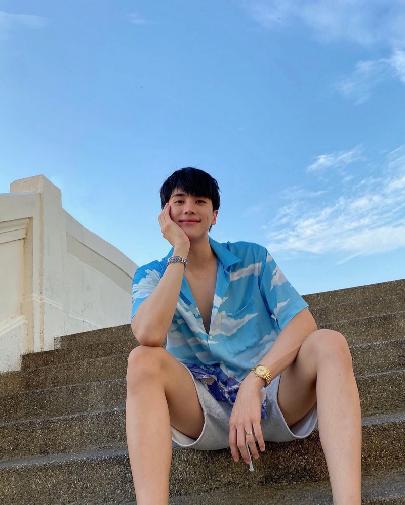 สร้างความสดใสให้ตัวเองในวันที่ต้อง Work From Home กับสไตล์การแต่งตัวแนวสตรีทแวร์