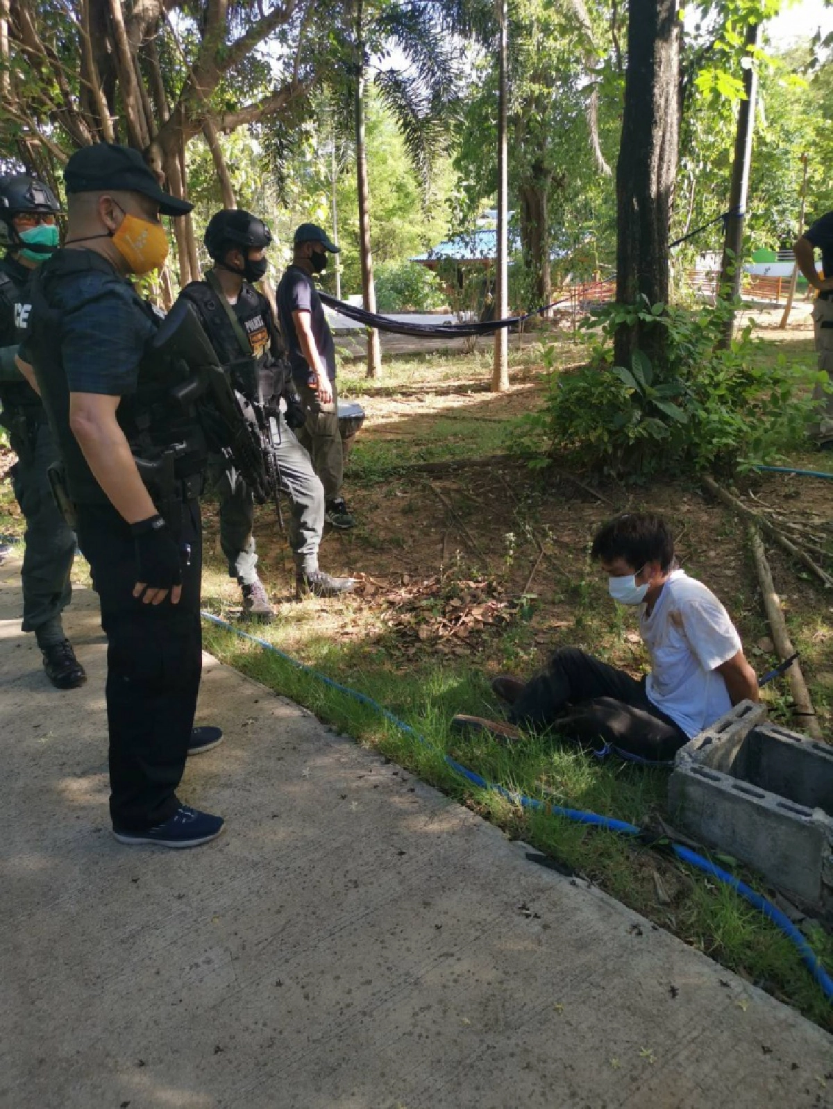 ด่วน..ล้อมจับคนร้ายยิงต่อสู้ตำรวจทางหลวงบนถนนมอเตอร์เวย์