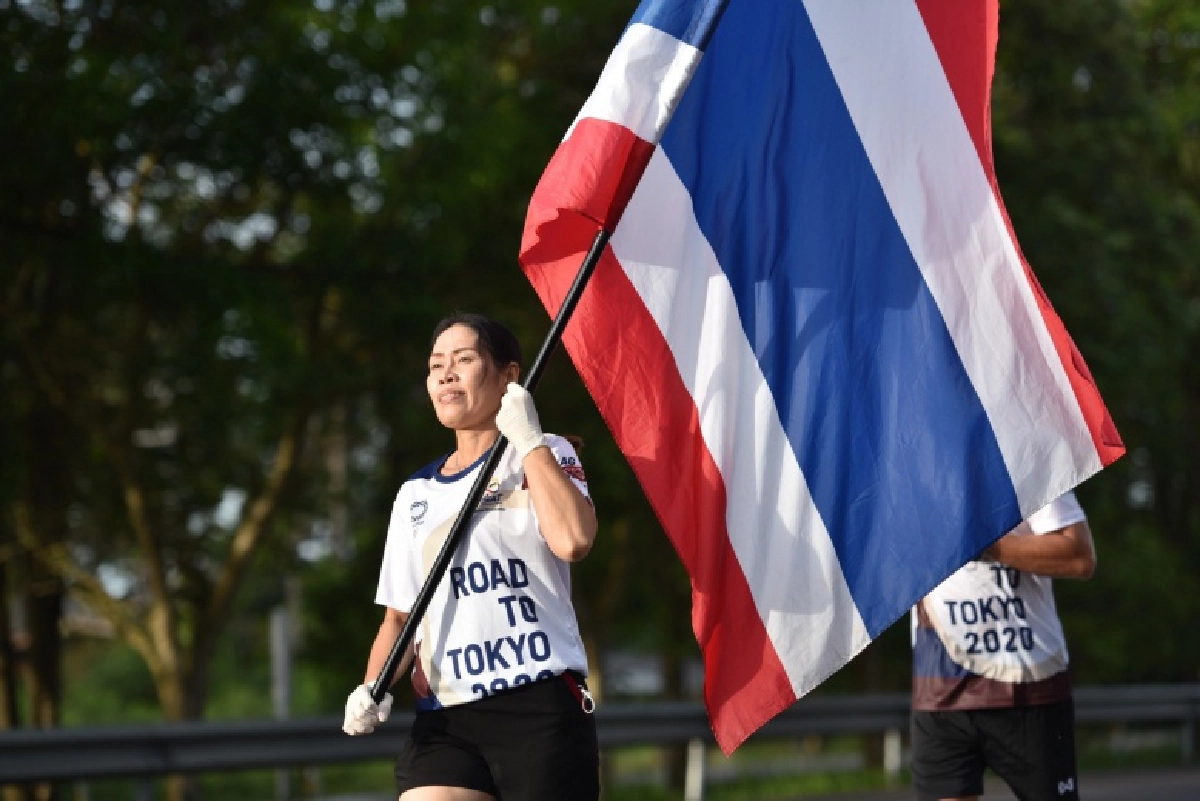 วิ่งธงชาติไทย  รวมใจสู่ชัยชนะ วันที่ 23 ใกล้จบเส้นทางประจวบฯ