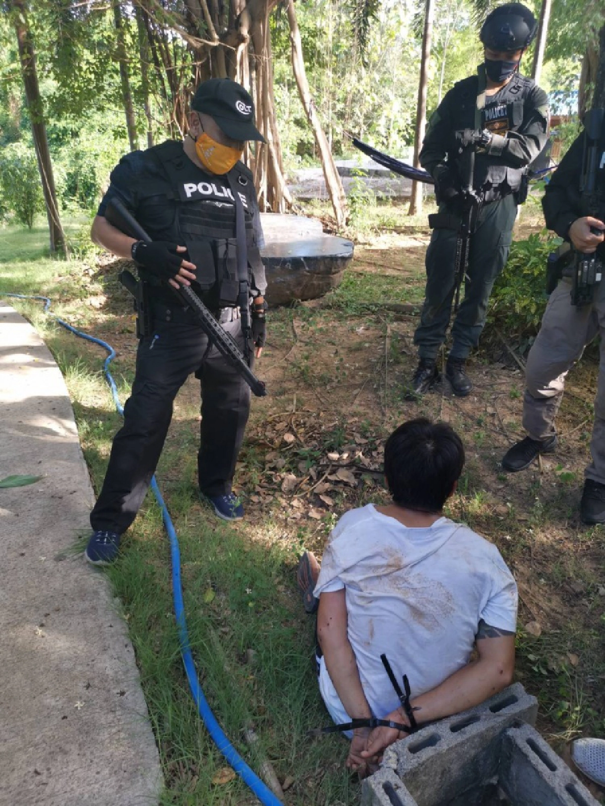ด่วน..ล้อมจับคนร้ายยิงต่อสู้ตำรวจทางหลวงบนถนนมอเตอร์เวย์