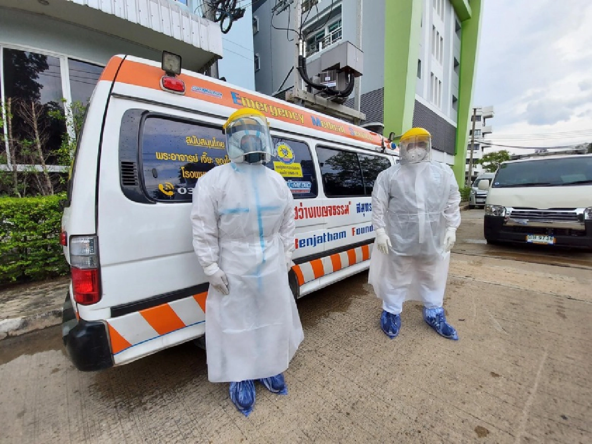 สพฉ.เร่งระดมรถพยาบาลสนับสนุนขนย้ายผู้ป่วยCOVID-19