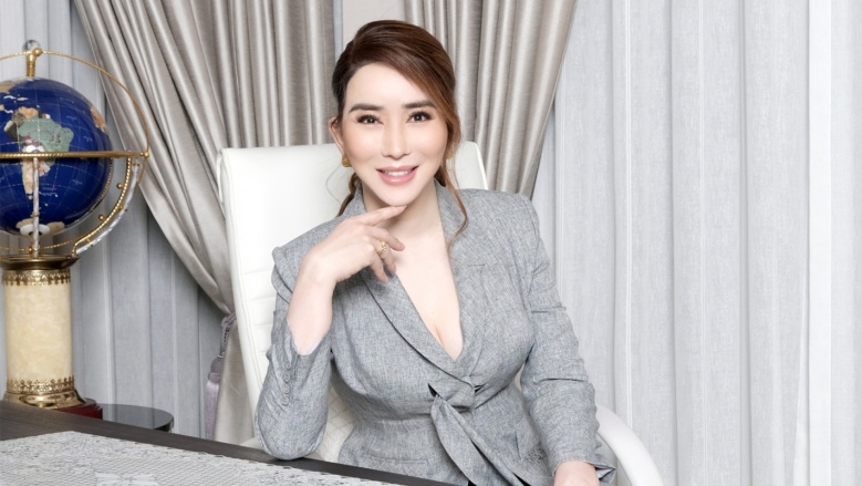 ถอดรหัสเส้นทางหมื่นล้าน กว่าจะเป็น "มาดามแอน" ผู้ชุบชีวิต NEW18 เป็น JKN18