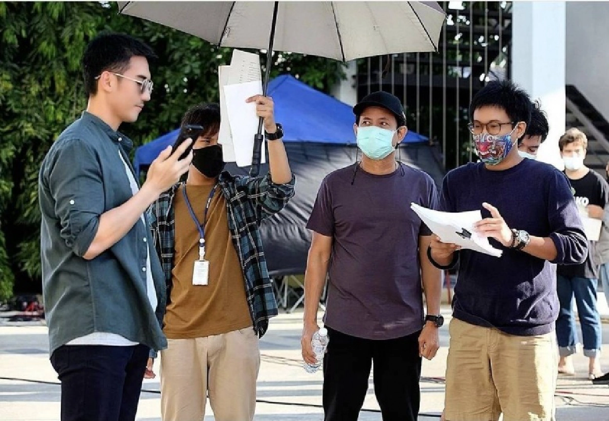 "หลุยส์ สยาม สังวริบุตร" เข้ารับฉีดวัคซีนป้องกันโรคโควิด-19