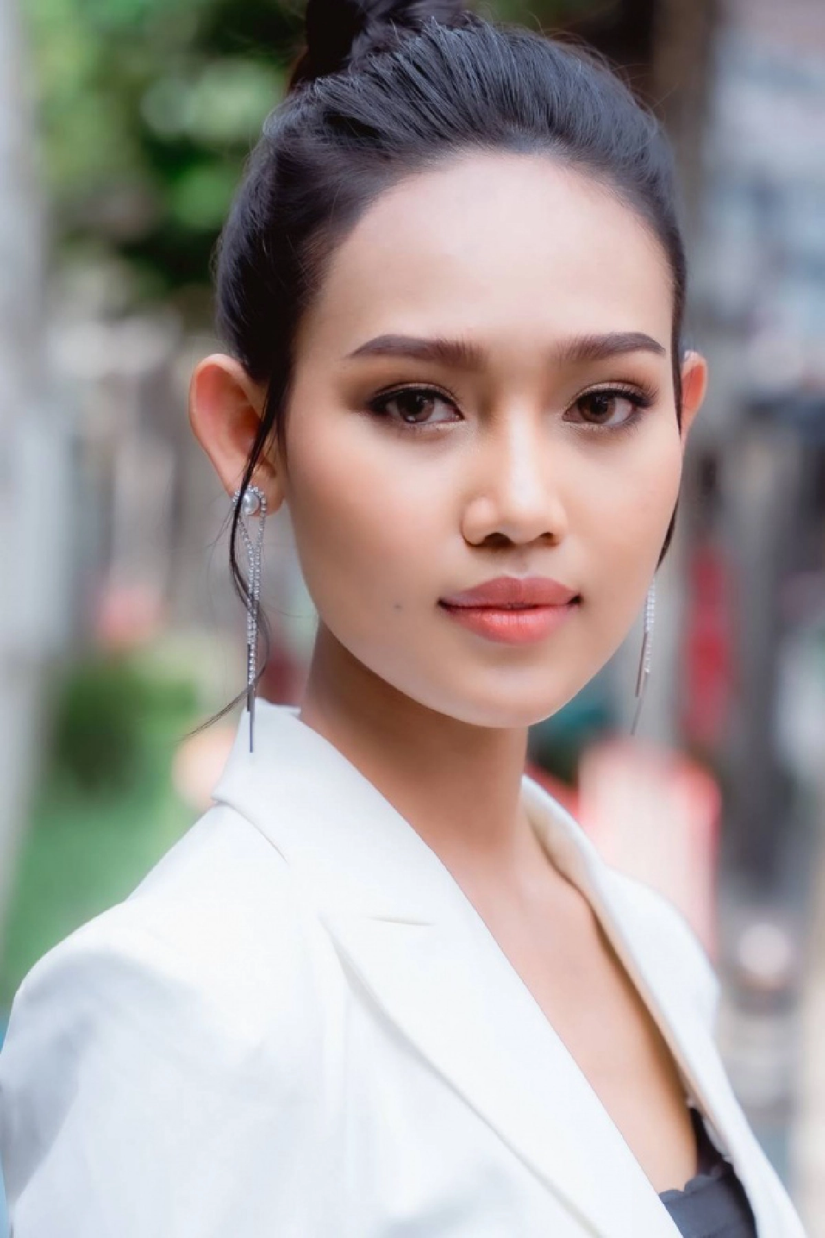 \"ฮาน เลย์\" ยื่นหนังสือต่อสถานทูตเมียนมาฯเรียกร้องให้ยุติความรุนแรงและปล่อยตัวผู้ประท้วง