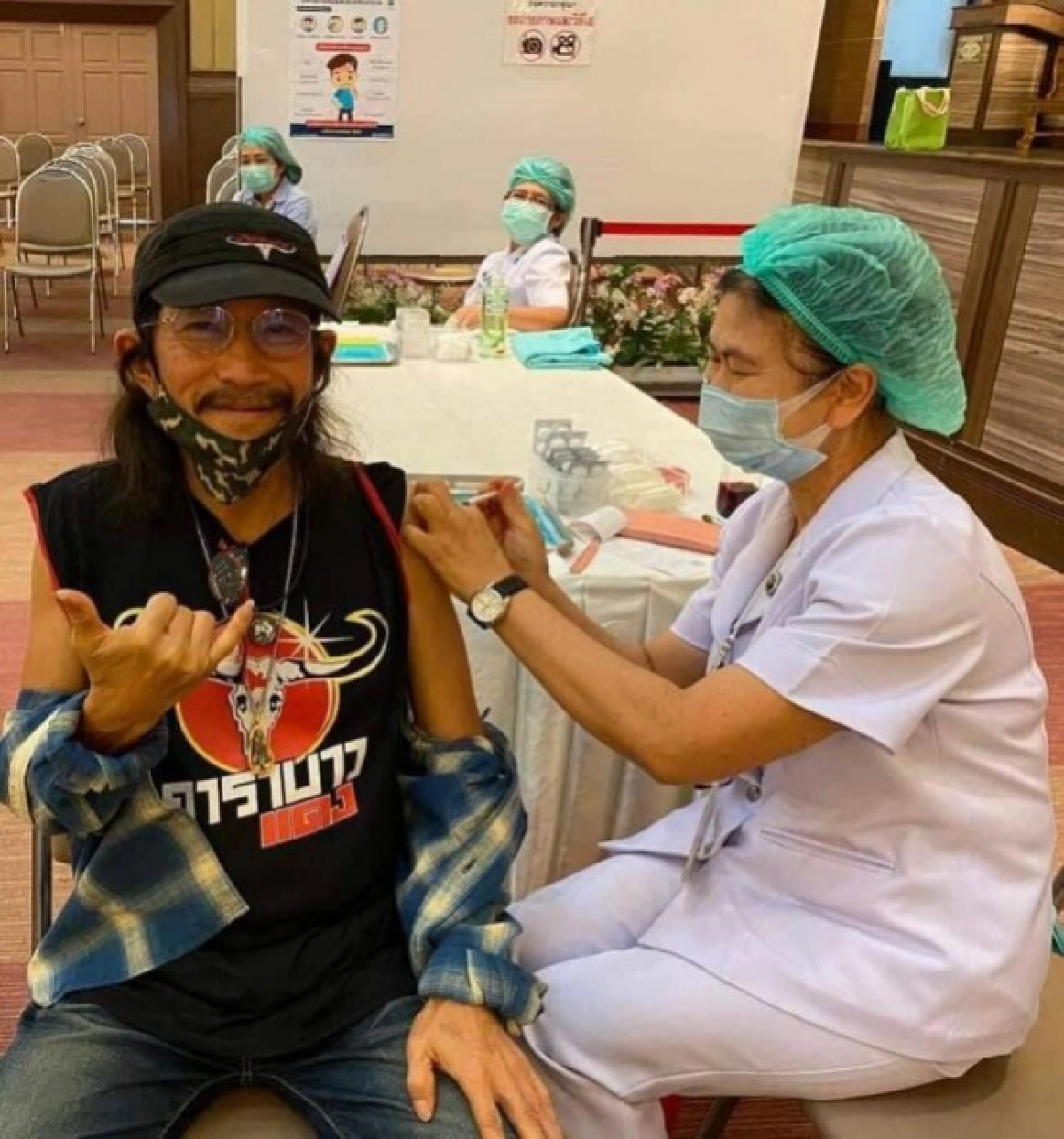 "แอ๊ด คาราบาว" ฉีดวัคซีนป้องกันโควิด19 แล้ว ได้สิทธิ์พิเศษผู้สูงอายุ