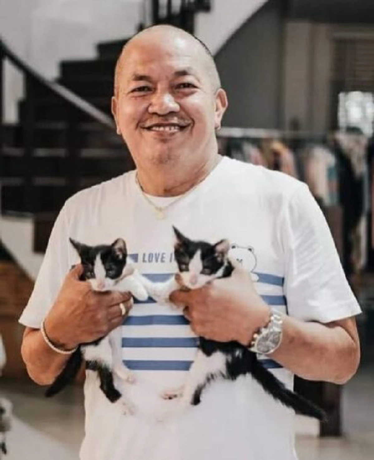 "บอล เชิญยิ้ม" โพสต์กราบขอโทษ หลังทัวร์ลง ปมรักษาน้าค่อม 