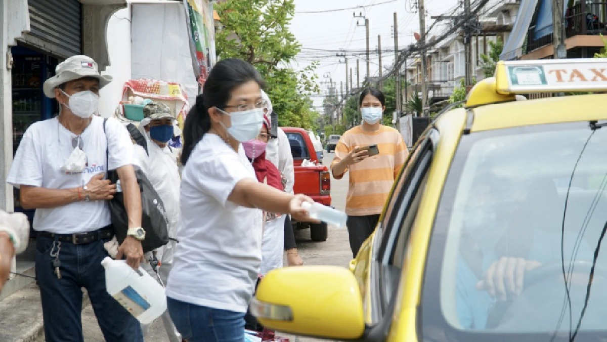 "หญิงหน่อย"ส่งทีมกทม. ลุยลงพื้นที่ช่วยประชาชนในช่วงการระบาดของ COVID-19 ในโครงการ'รวมพลังสู้ภัยโควิด'