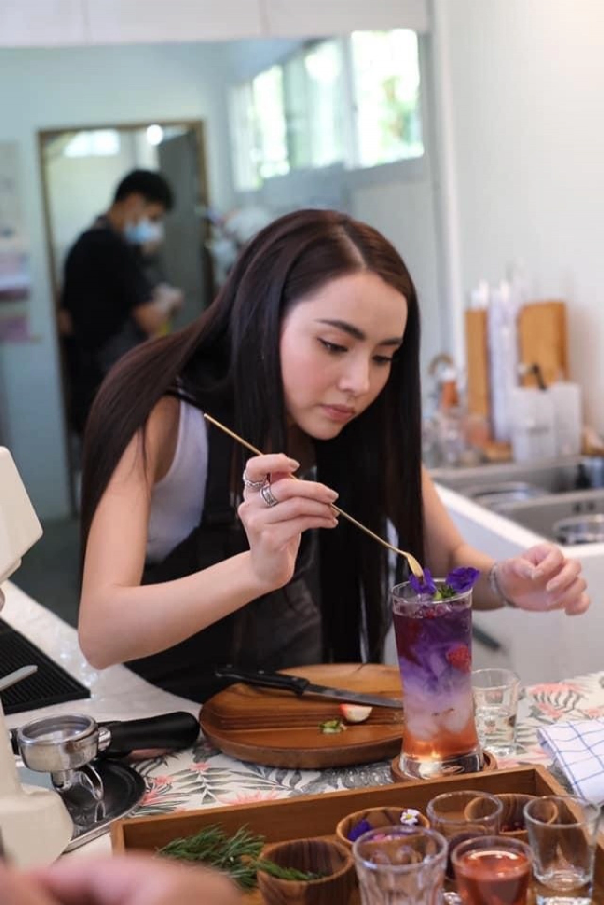 "มุกดา" พาฟิน ส่องชีวิตสุด Exclusive เปิดไลฟ์สไตล์ลับกับคนพิเศษ