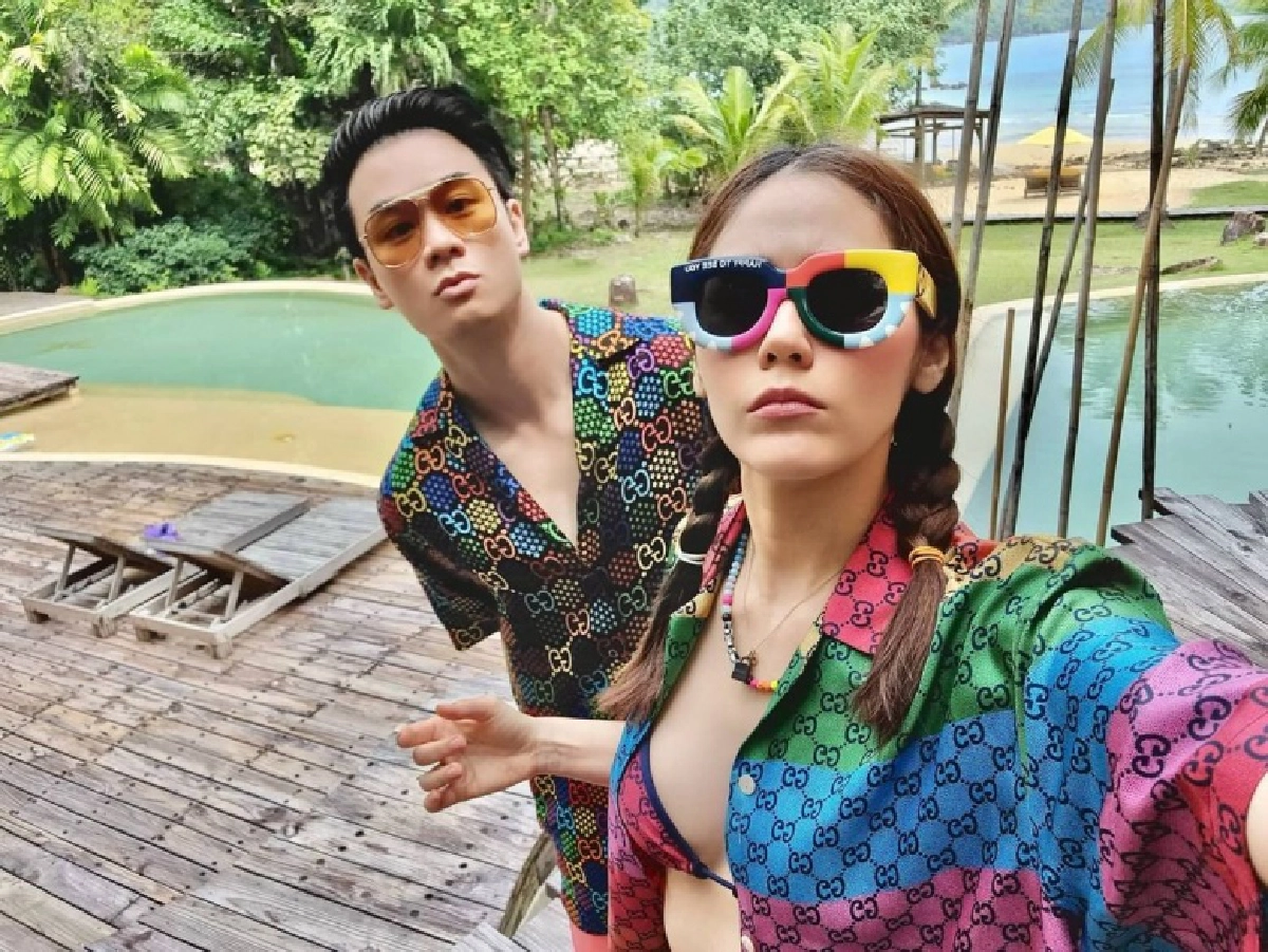 "ชมพู่ อารยา"อวดหุ่นแซ่บ หลบหน่อยแม่จะเดินลูก