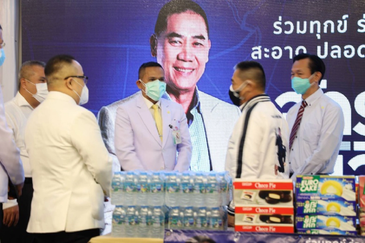 "พล.ต.อ.จักรทิพย์ ฯห่วงใย มอบอุปกรณ์ป้องกันโควิด 1,000 ชุดเพื่อเป็นขวัญกำลังใจให้ จนท.ตร.บช.น.