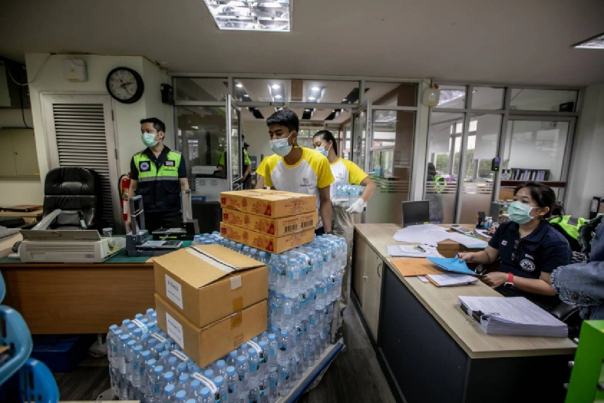 "สิงห์อาสา" เตรียมเสบียงอาหาร-น้ำดื่ม สนับสนุน สพฉ. ร่วมมือกับ 50 มูลนิธิ สร้างทีมรถรับส่งฉุกเฉินผู้ป่วยโควิด-19