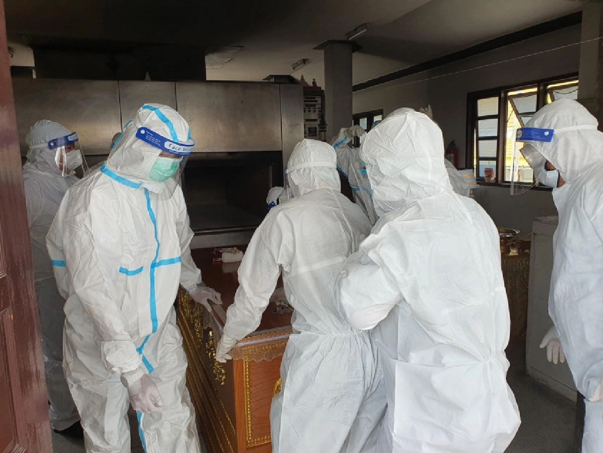 ฌาปนกิจศพ "น้าค่อม" แล้ว ลูกสาวเปิดใจทั้งน้ำตา เจ็บหัวใจทั้งครอบครัวมาส่งไม่ได้