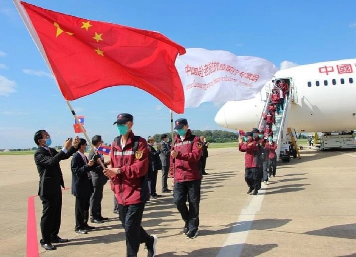 หมอบินด่วน 'จีน-เวียดนาม' ช่วยลาวสกัดโควิด