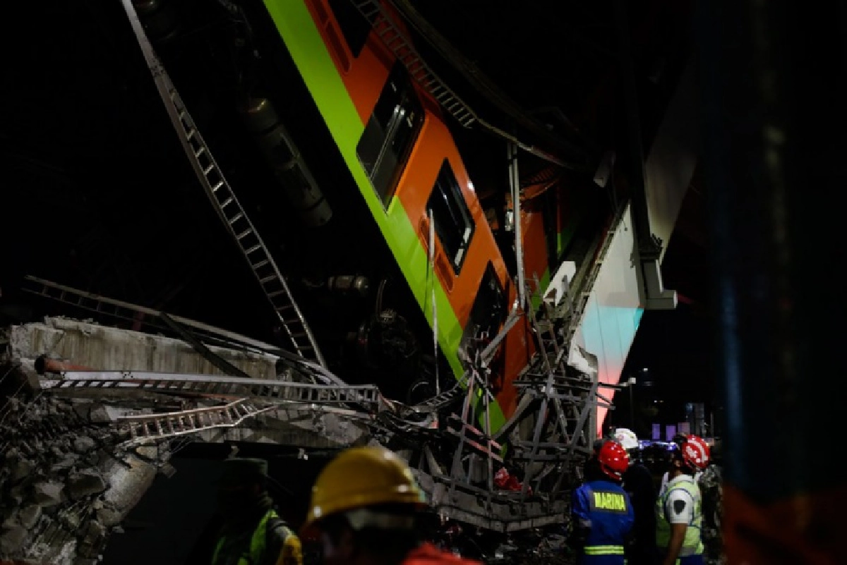  สะพานรถไฟเมโทร "เม็กซิโก" พังถล่ม เสียชีวิตแล้ว 15 เจ็บ 70 