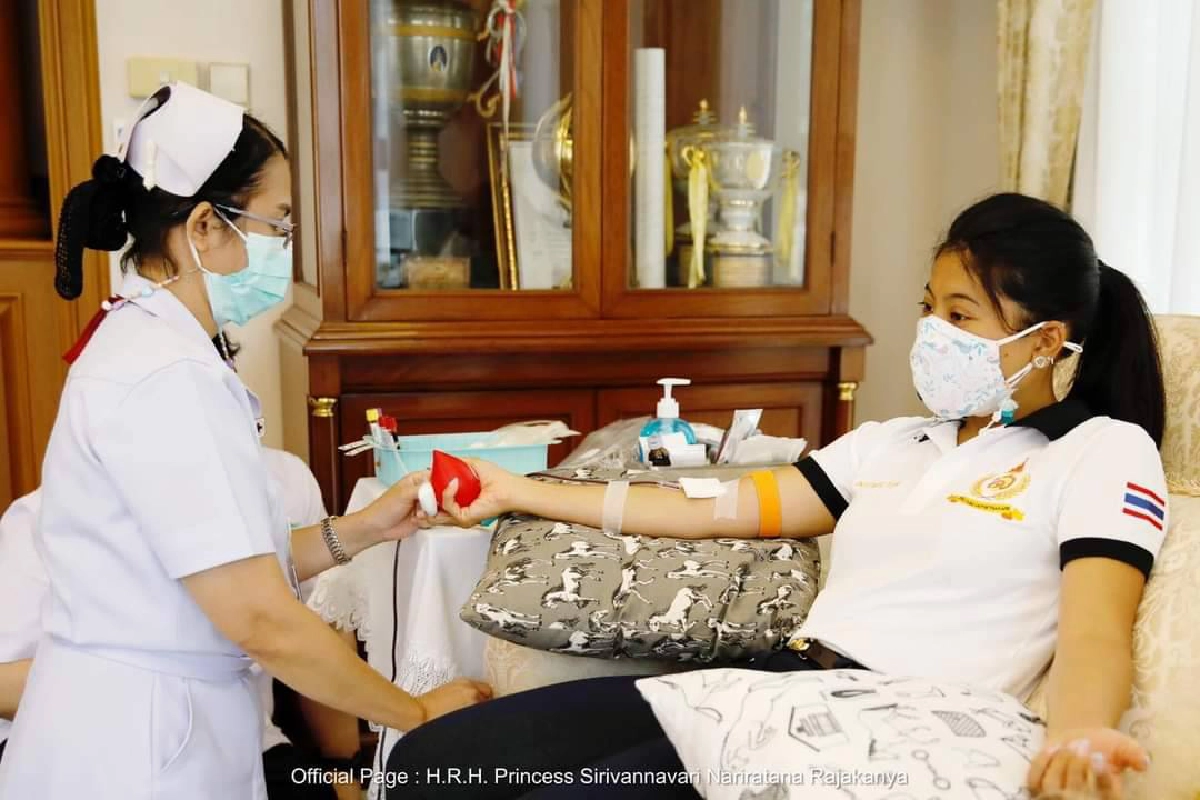 เจ้าฟ้าสิริวัณณวรี ทรงบริจาคพระโลหิต แก่ ศูนย์บริการโลหิตแห่งชาติ เพื่อใช้รักษาผู้ป่วยตามโรงพยาบาลต่างๆ เจ้าฟ้าสิริวัณณวรี ทรงบริจาคพระโลหิต แก่ ศูนย์บริการโลหิตแห่งชาติ เพื่อใช้รักษาผู้ป่วยตามโรงพยาบาลต่างๆ