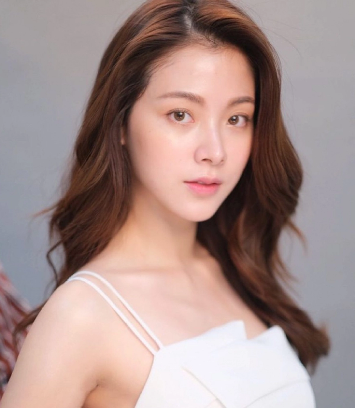 ช่วยแพทย์สู้โควิด "ใบเฟิร์น พิมพ์ชนก" มอบเครื่องช่วยหายใจ 3 เครื่อง ให้ศูนย์การแพทย์ มศว.องครักษ์