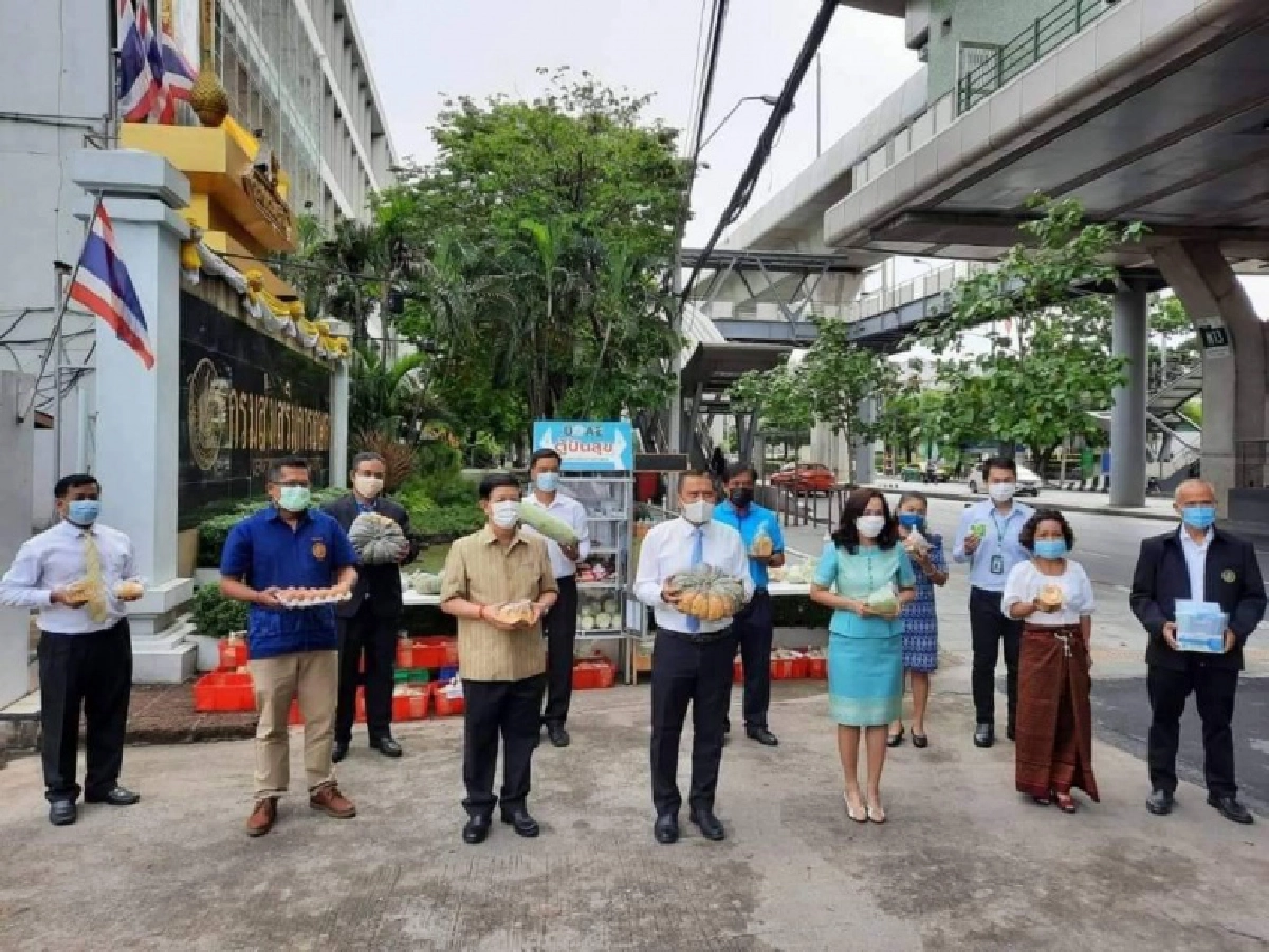 กรมส่งเสริมการเกษตร ร่วมเป็นส่วนเล็กๆในสังคม ปันน้ำใจผ่านตู้ปันสุข