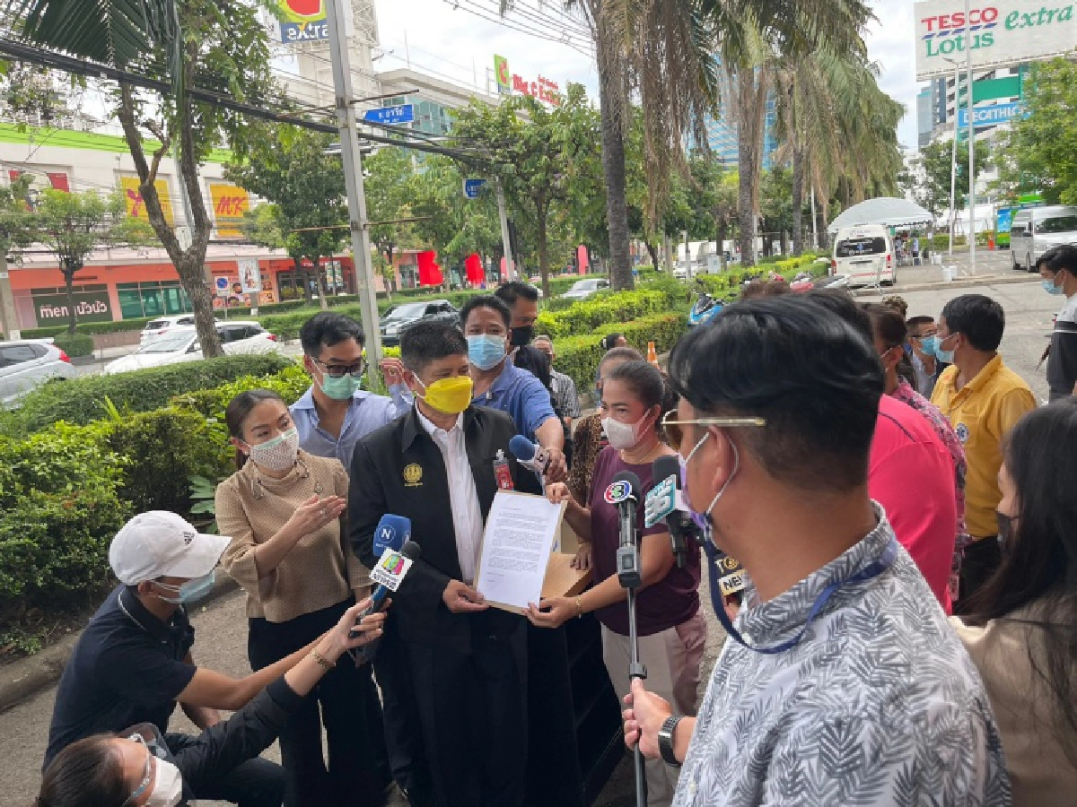  "แรมโบ้" ลงพื้นที่ "คลองเตย" รับเรื่องร้องเรียนรายงาน "บิ๊กตู่" พร้อมเยี่ยมให้กำลังใจบุคลากรฯและชาวชุมชนคลองเตย