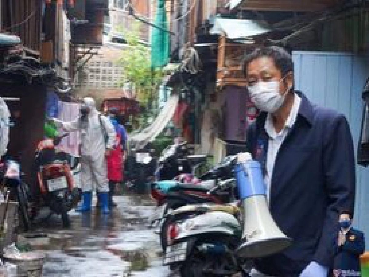 "ภูมิใจไทย"ห่วงใยประชาชน ระดมทีมลงพื้นที่ฉีดพ่นน้ำย่าฆ่าเชื้อโควิด-19