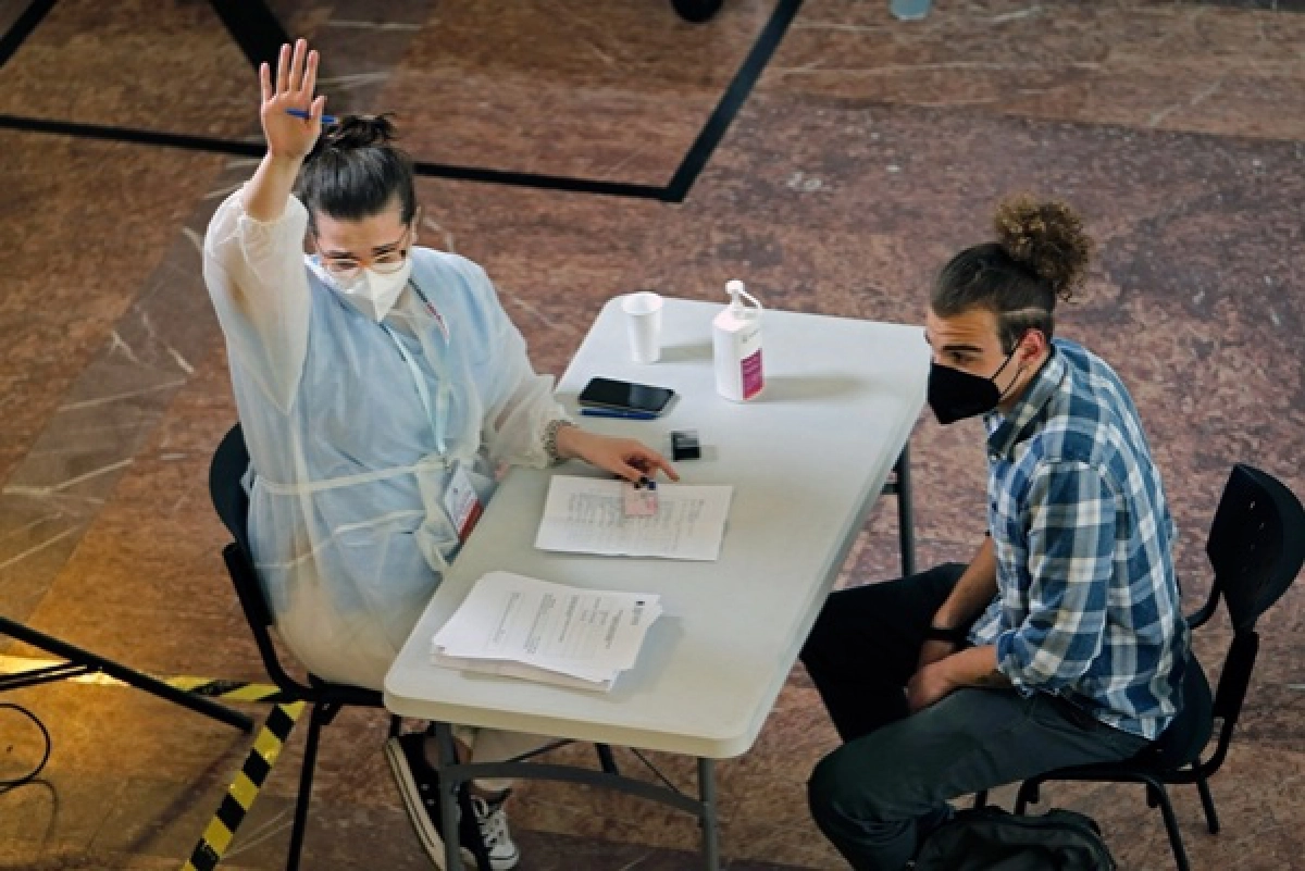 วัคซีน โควิด-19, โรมาเนีย, โควิด-19