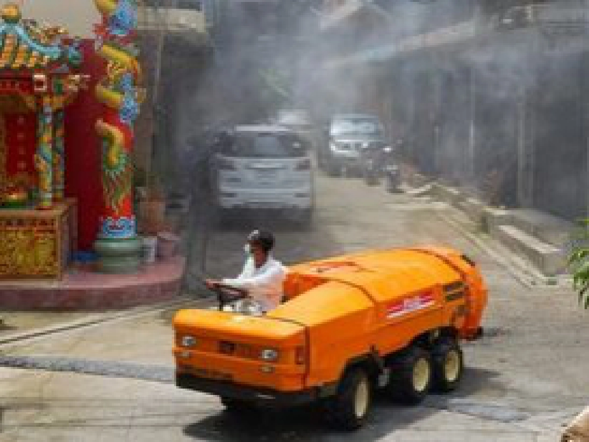 "ภูมิใจไทย"ห่วงใยประชาชน ระดมทีมลงพื้นที่ฉีดพ่นน้ำย่าฆ่าเชื้อโควิด-19
