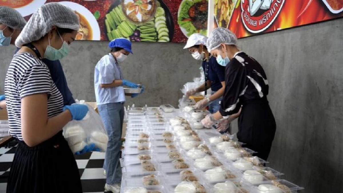  "แอน จักรพงษ์" เริ่มส่งข้าว 5,000 กล่อง ช่วยแพทย์ และผู้ป่วยโควิด ตั้งเป้า 1 ล้านกล่อง 