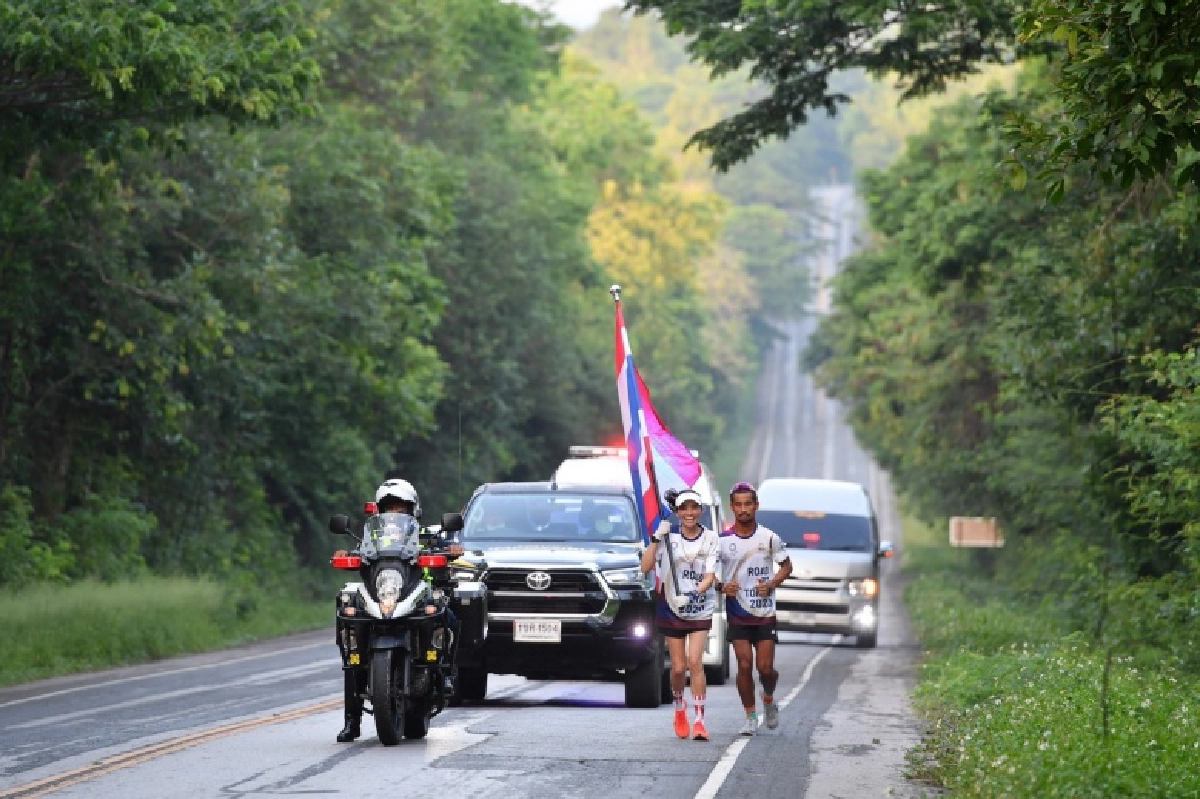 วิ่งธงชาติไทยวันที่ 45  เพชรบูรณ์- ชัยภูมิ- ขอนแก่น