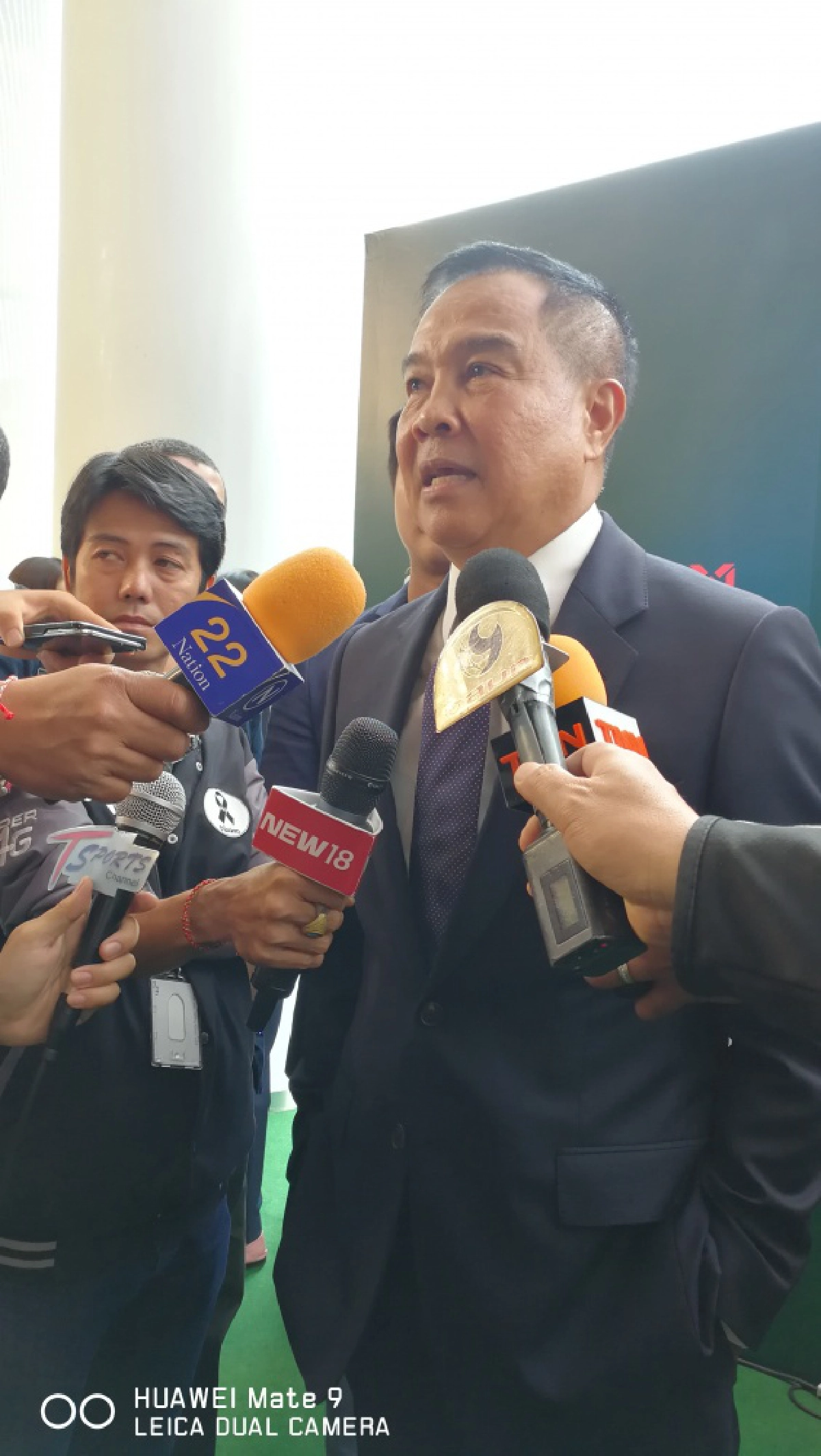 พล.ต.อ.สมยศฯ มอบกรมควบคุมโรคตัดสินสถานการณ์ฟุตบอลทีมชาติไทย