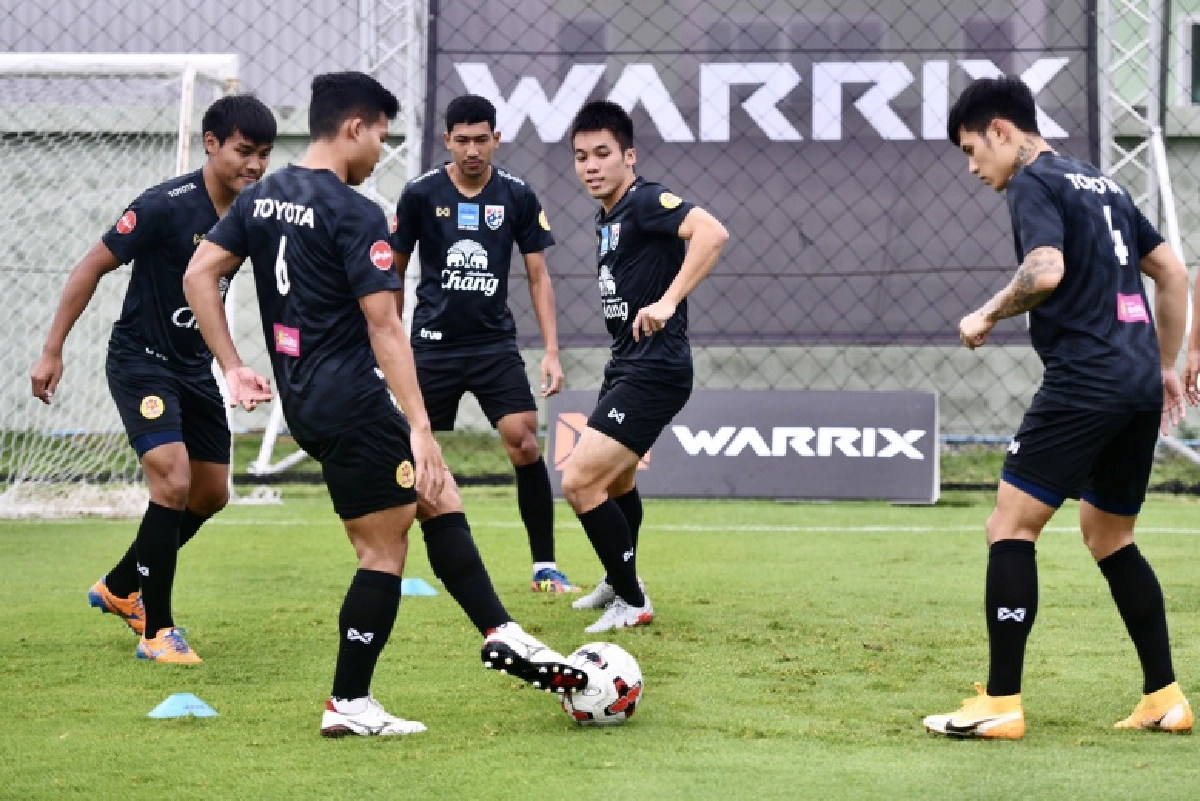 พล.ต.อ.สมยศฯ มอบกรมควบคุมโรคตัดสินสถานการณ์ฟุตบอลทีมชาติไทย