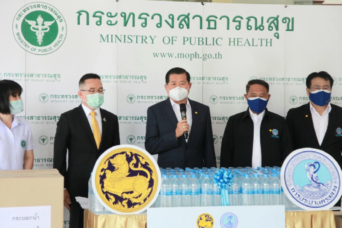  "นิพนธ์" นำทีม ประปานครหลวง มอบน้ำดื่ม 10,000 ขวด สนับสนุนการทำงานบุคลากรทางการแพทย์และผู้ป่วยในรพ.สนาม ทั่วกรุงเทพและปริมณฑล 