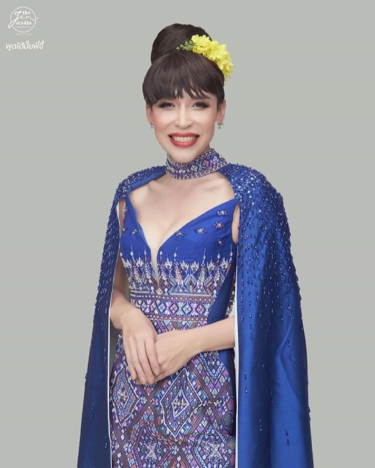  "ป้าจี้" กองเชียร์ Universe  สวยจัดเต็มทุกวัน ไม่แพ้ "อแมนด้า"
