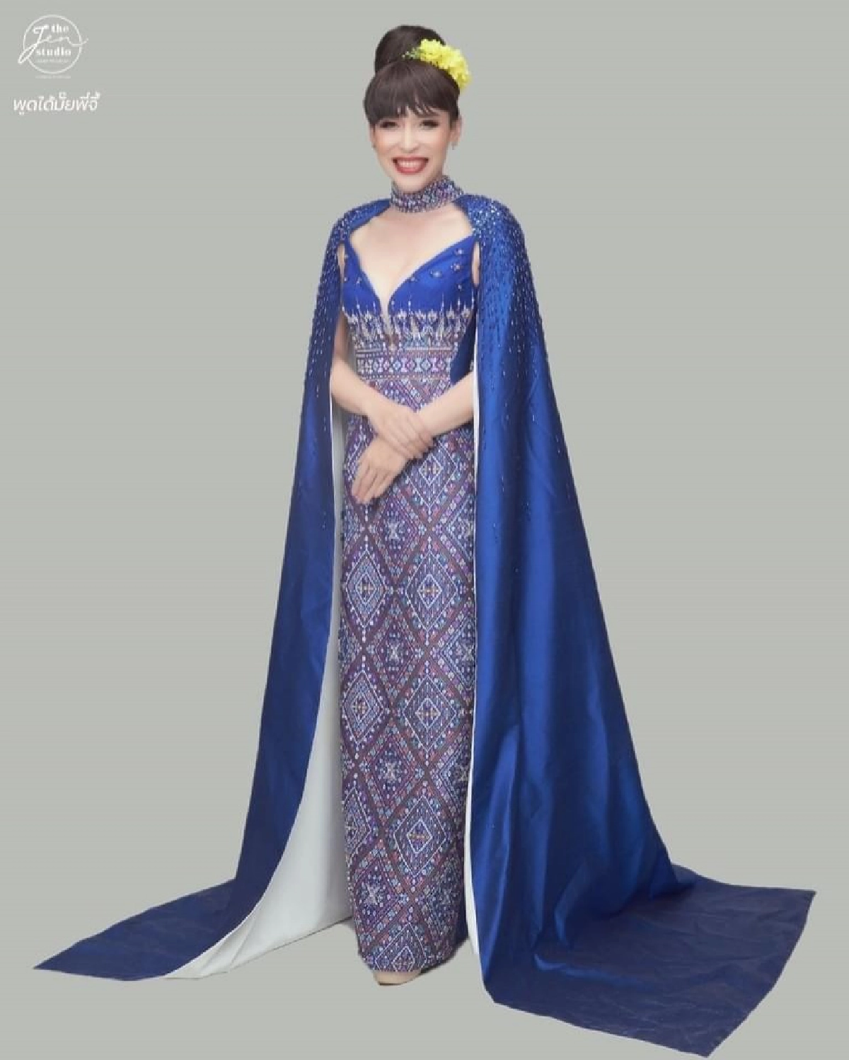  "ป้าจี้" กองเชียร์ Universe  สวยจัดเต็มทุกวัน ไม่แพ้ "อแมนด้า"