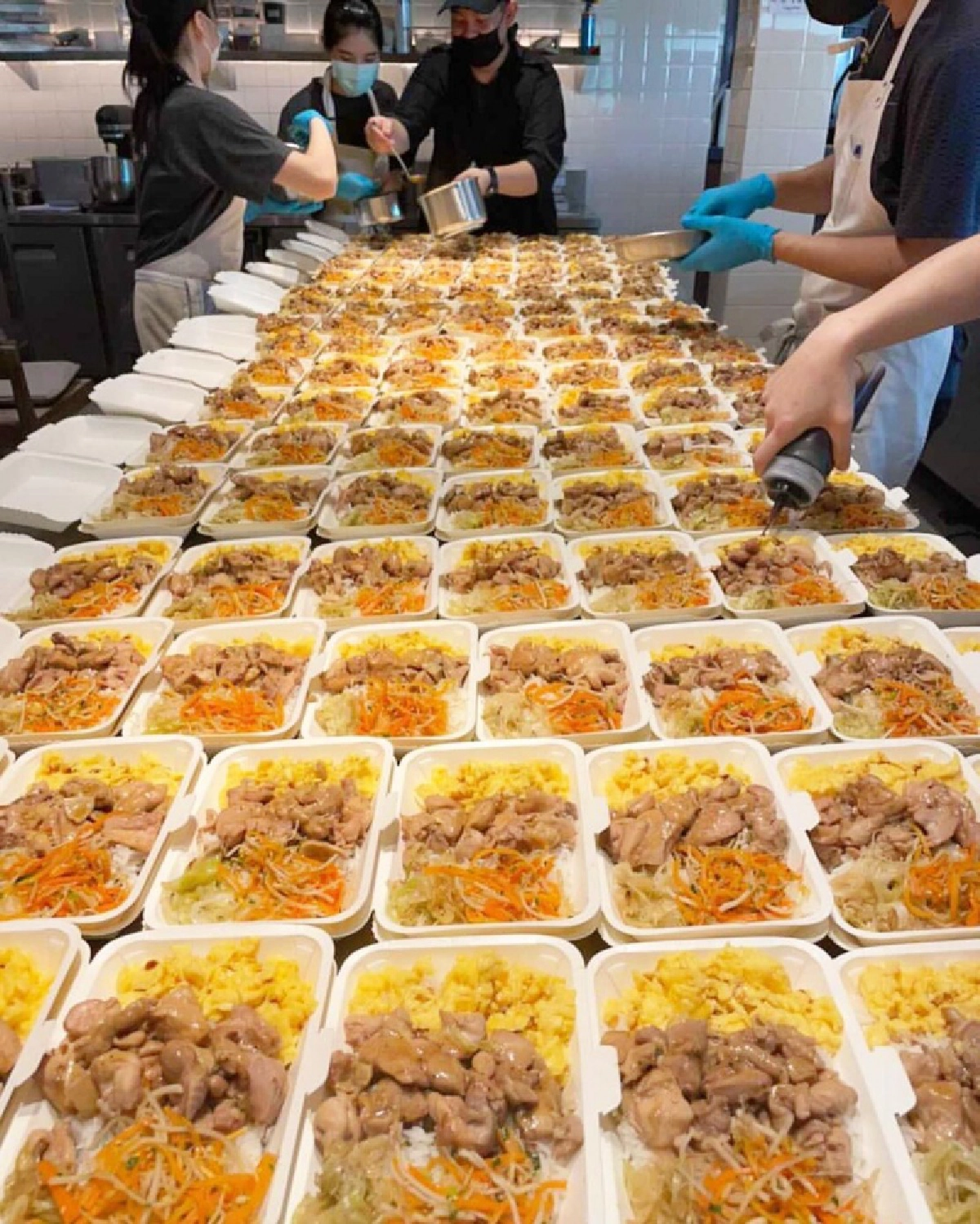 "มิว นิษฐา"เปิดครัว ทำอาหารส่งโรงพยาบาล สู้โควิด